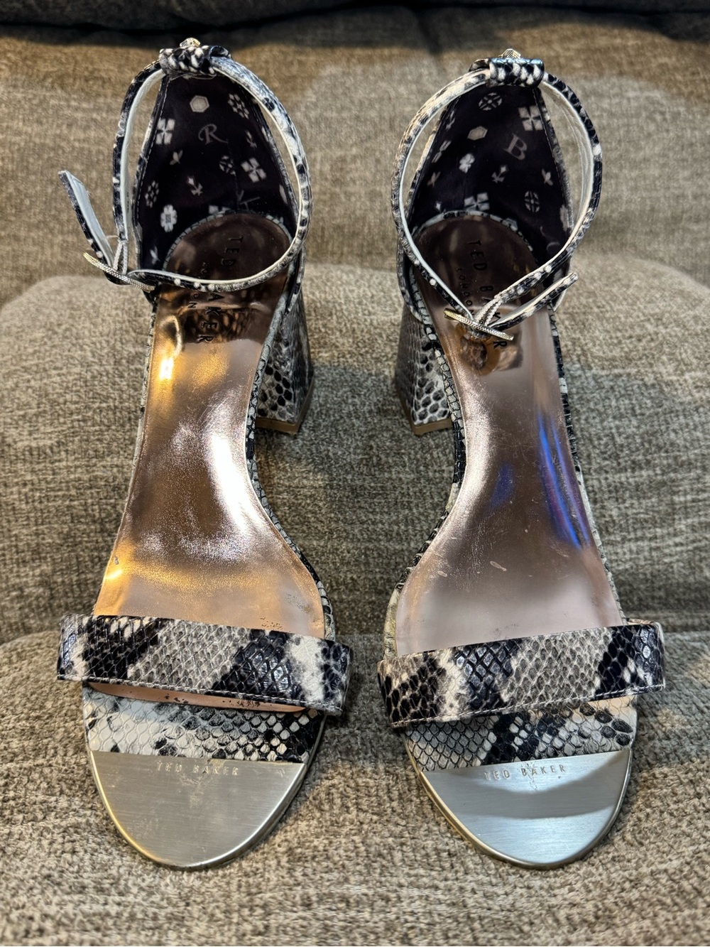 Ted Baker Black/Gray Snake Skin adjustable ankle strap block heel Size 9.5  40.5 - Picture 11 of 15